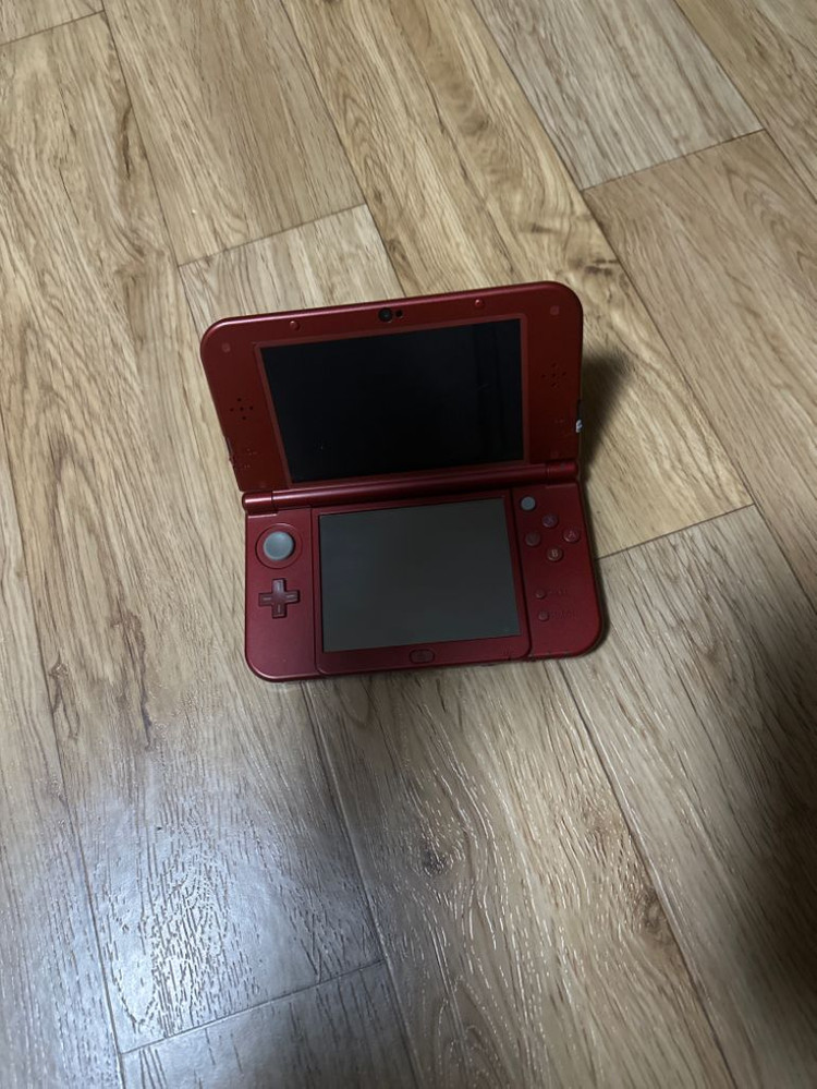 닌텐도 뉴3DSXL레드 단종상품+칩4개세트 이미지