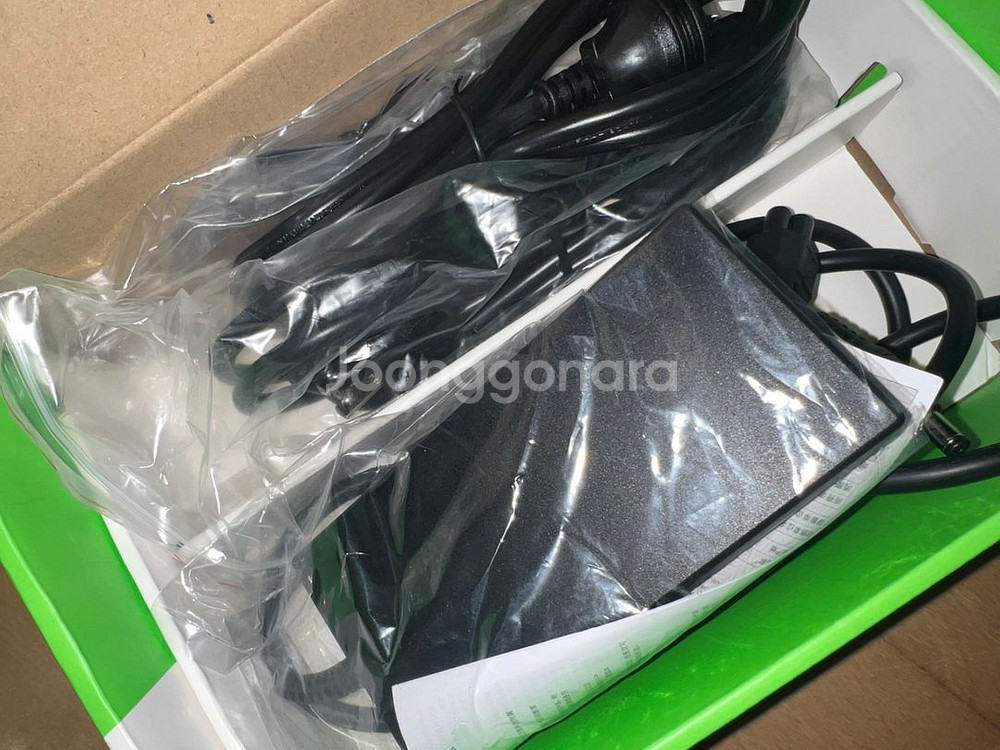 벨킨 유니버셜 USB-C 트리플 디스플레이 독 판매합니--1