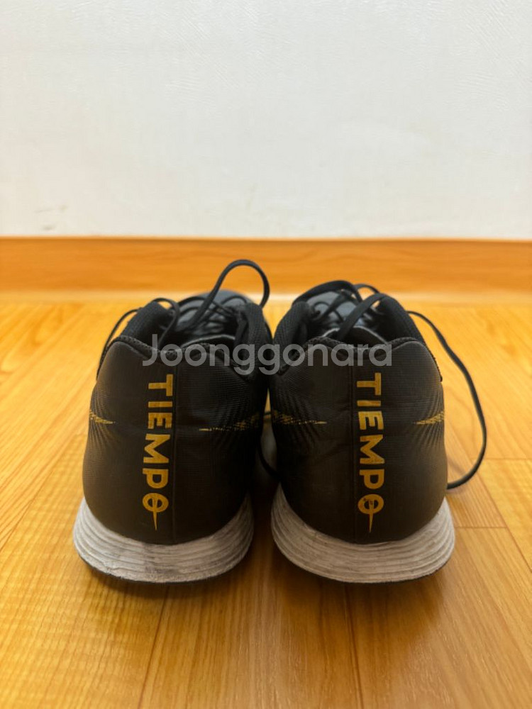 나이키 티엠포 풋살화--1