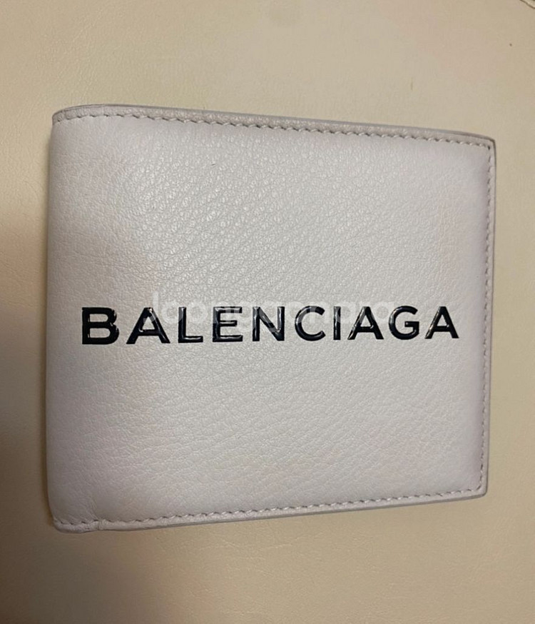 발렌시아가 남성지갑--0