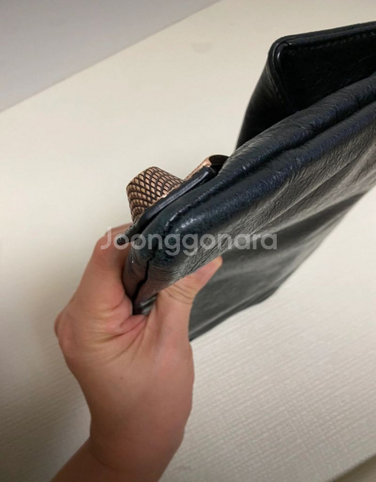 발렌시아가 클러치--3