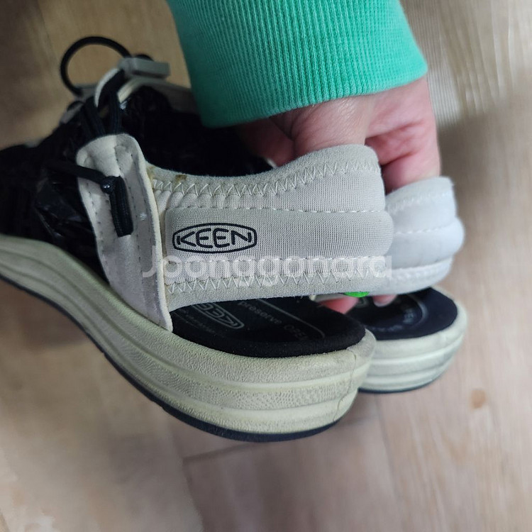 keen 킨 유니크 샌들 250 버치블랙--3