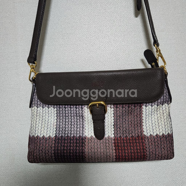 닥스 체크 소가죽 크로스백--1