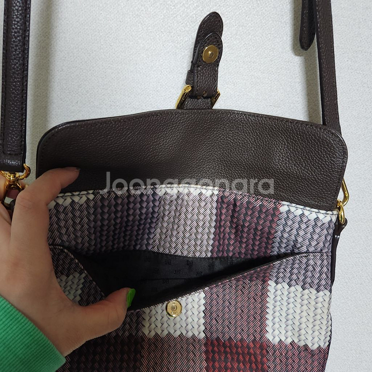 닥스 체크 소가죽 크로스백--4