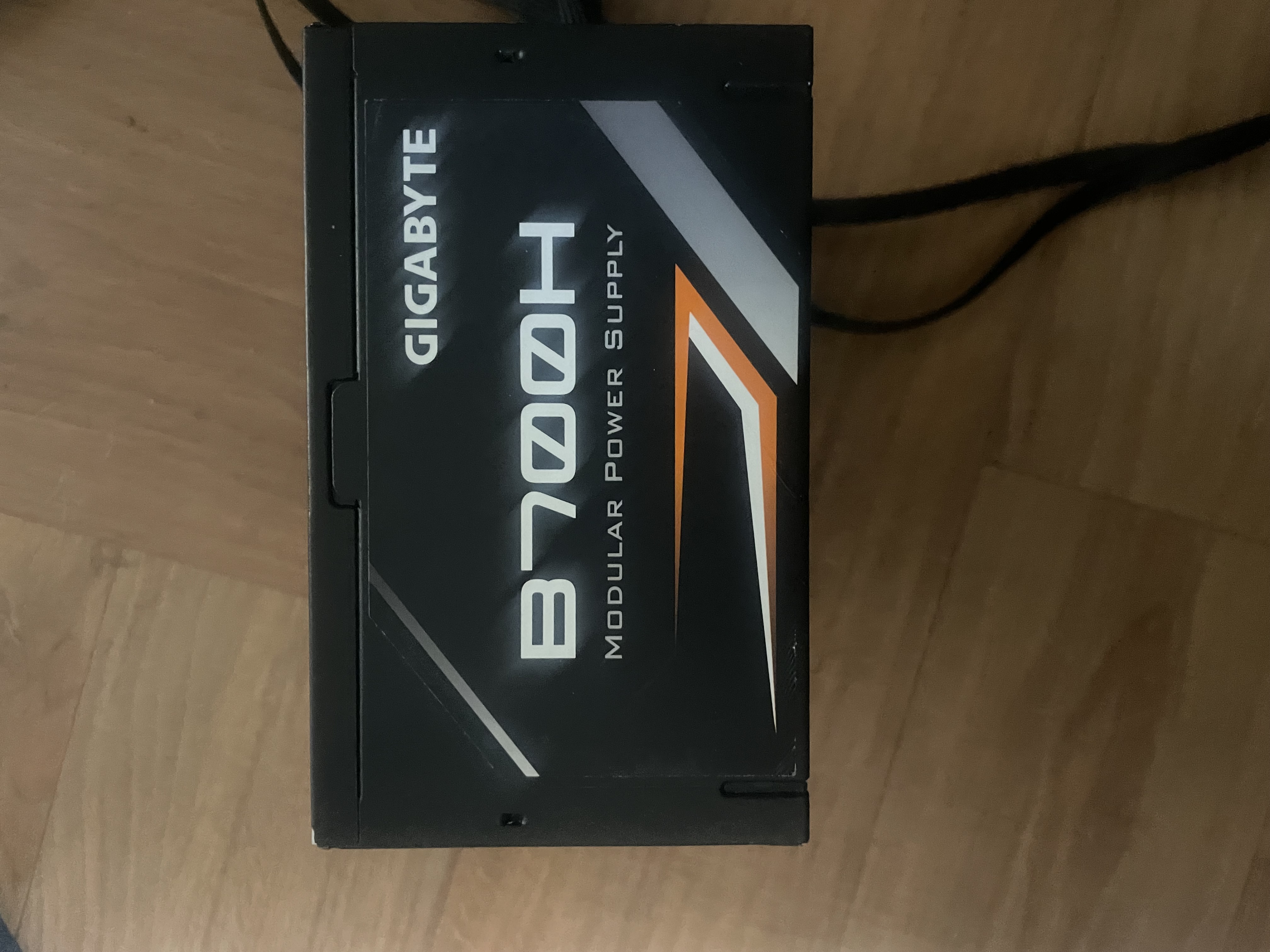 기가바이트 700w 파워서플라이 택포