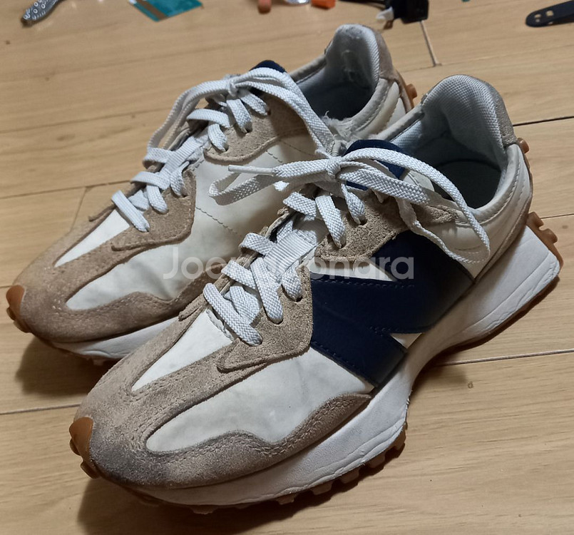 뉴발란스 런닝화+컨버스 스니커즈 240 두켤려--1