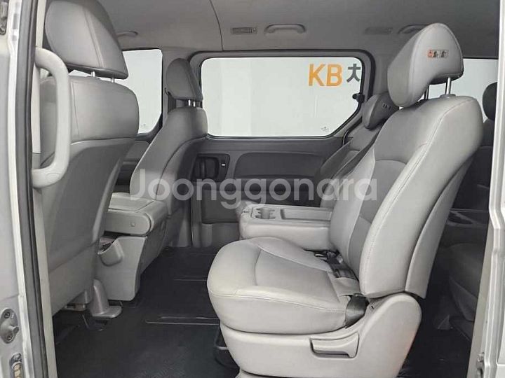@18년 더뉴그랜드스타렉스 4WD 웨건 12인승 스마트--3