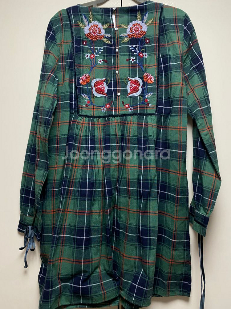 자라 체크 플라워 자수 원피스--1