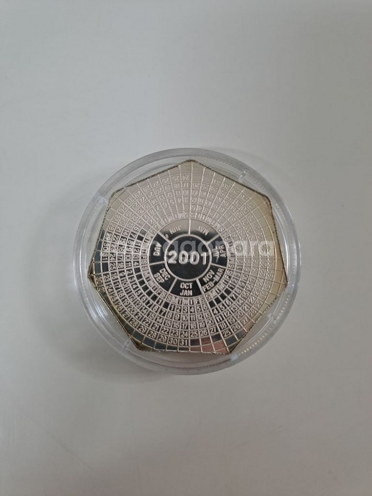 은화 2001 잠비아 밀레니엄 캘린더 7각형--0