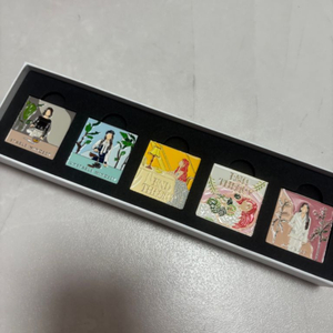 윤하 20주년 뱃지 판매