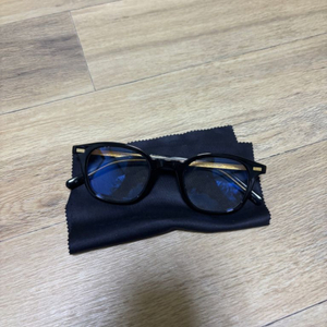 reclow 뿔테 안경
