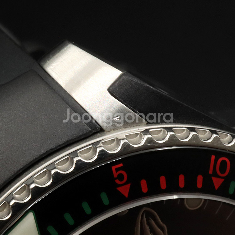 구찌 쿼츠 40MM 미스틱 캣 다이브 러버밴드 시계--6