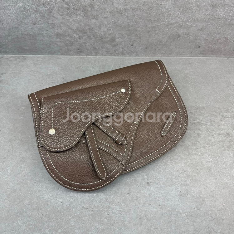 [정품]디올 레더 새들 파우치 크로스백--0