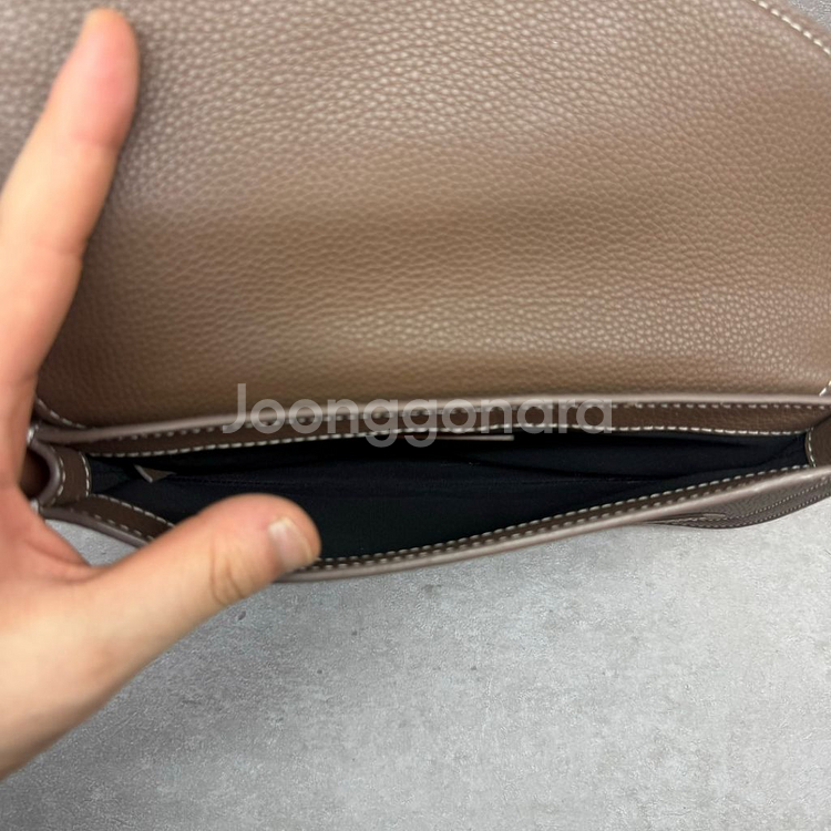 [정품]디올 레더 새들 파우치 크로스백--2