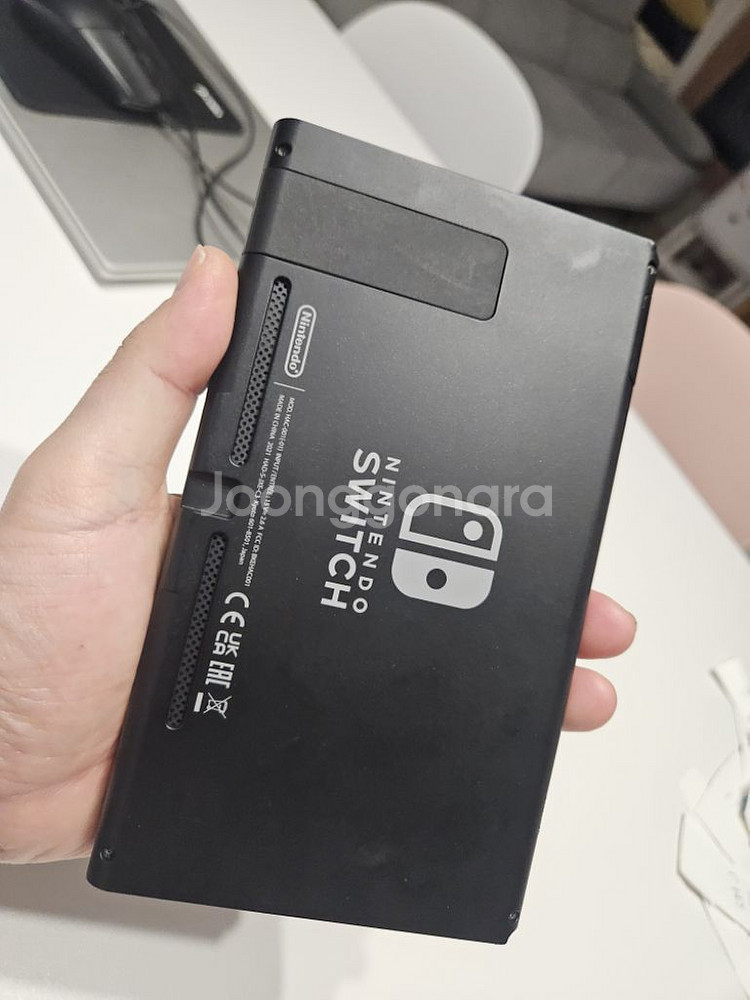 닌텐도스위치 고장 본체만 팝니다--0