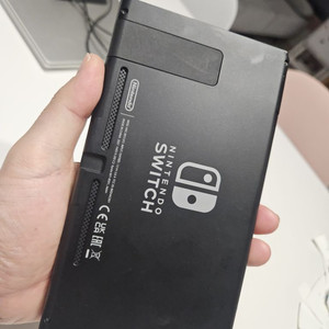 닌텐도스위치 고장 본체만 팝니다
