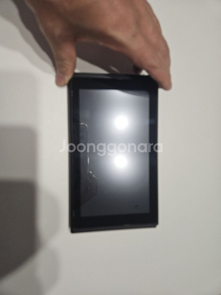 닌텐도스위치 고장 본체만 팝니다--2
