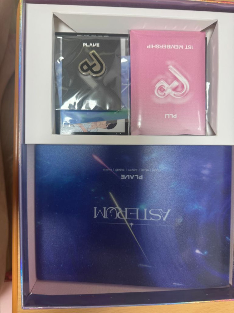 플레이브 1기 키트 (개봉) 이미지