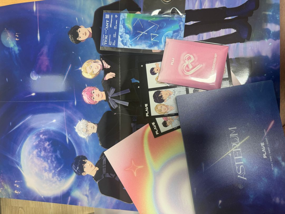 플레이브 1기 키트 (개봉) 이미지