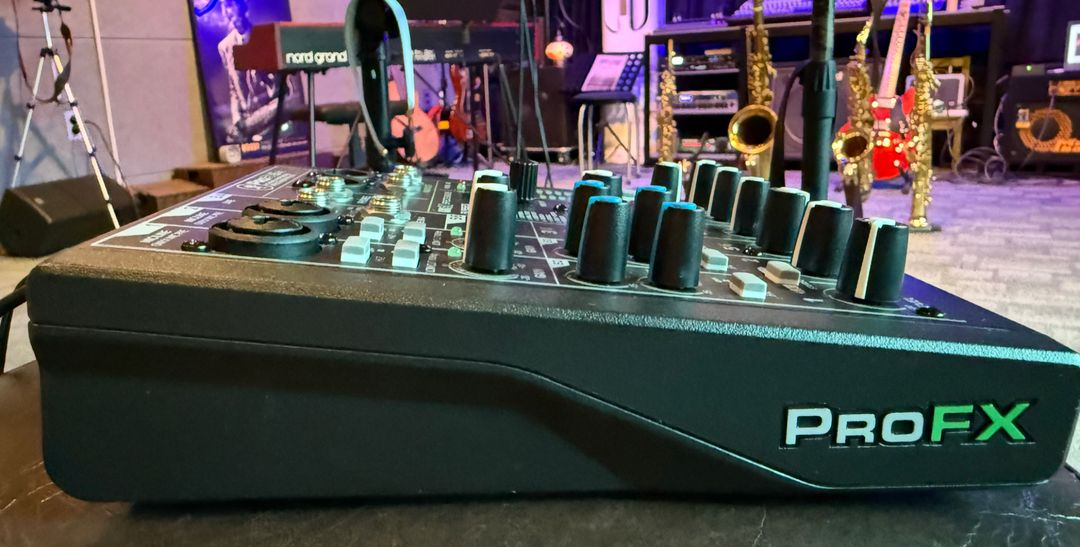 mackie pro fx6 v3 이미지