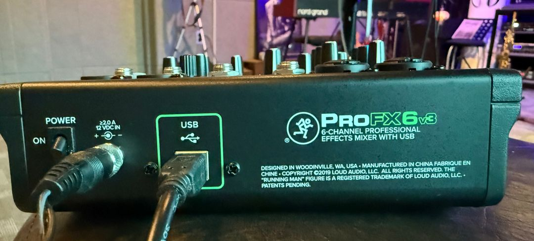 mackie pro fx6 v3 이미지