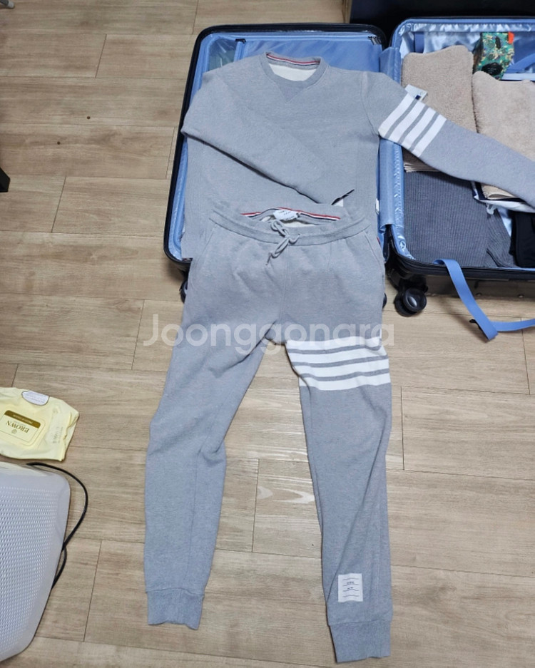 톰브라운 트레이닝 세트(정품)--0