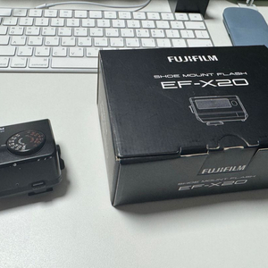 후지필름 EF-X20