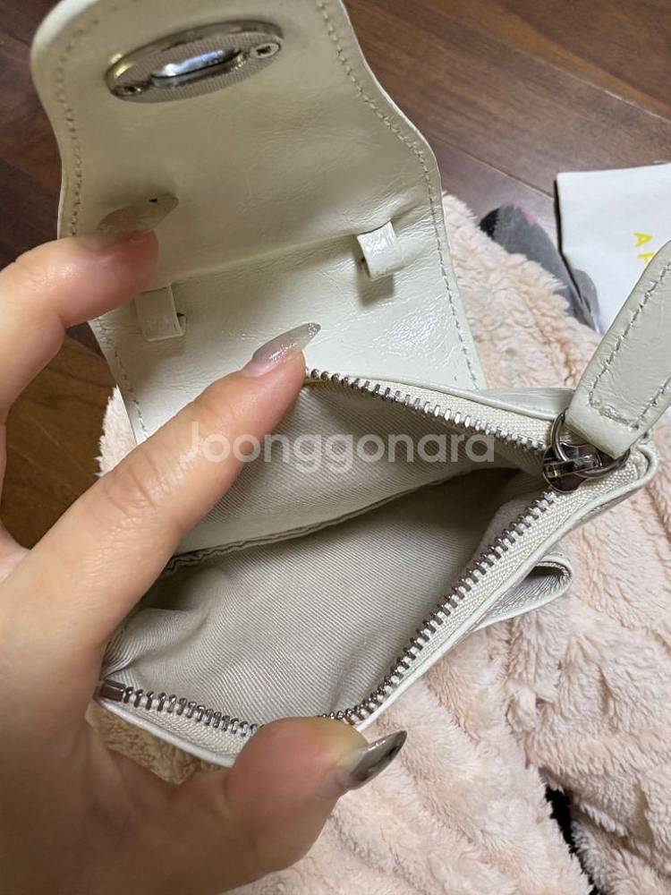 새상품풀박)아포아 마이크로월렛백 오프화이트--3