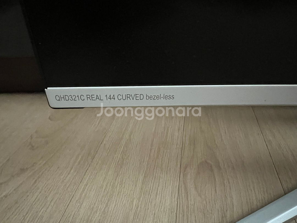 큐닉스 qhd321c real 144 curved팝니다--1