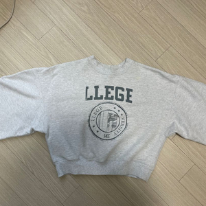 렉토 LLEGE 크롭 스웻셔츠