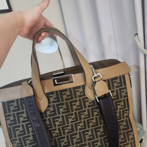 펜디 피카부아이씨유포티8 트래블백