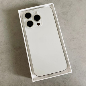 아이폰 15프로 256G 화이트 티타늄