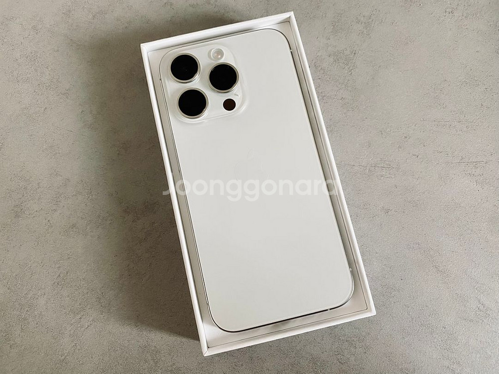 아이폰 15프로 256G 화이트 티타늄--12