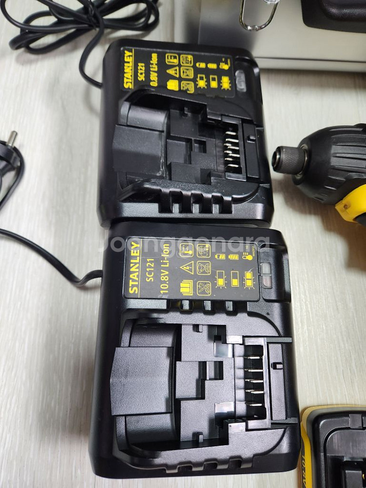 스탠리 10.8V 충전드릴 콤보세트--4