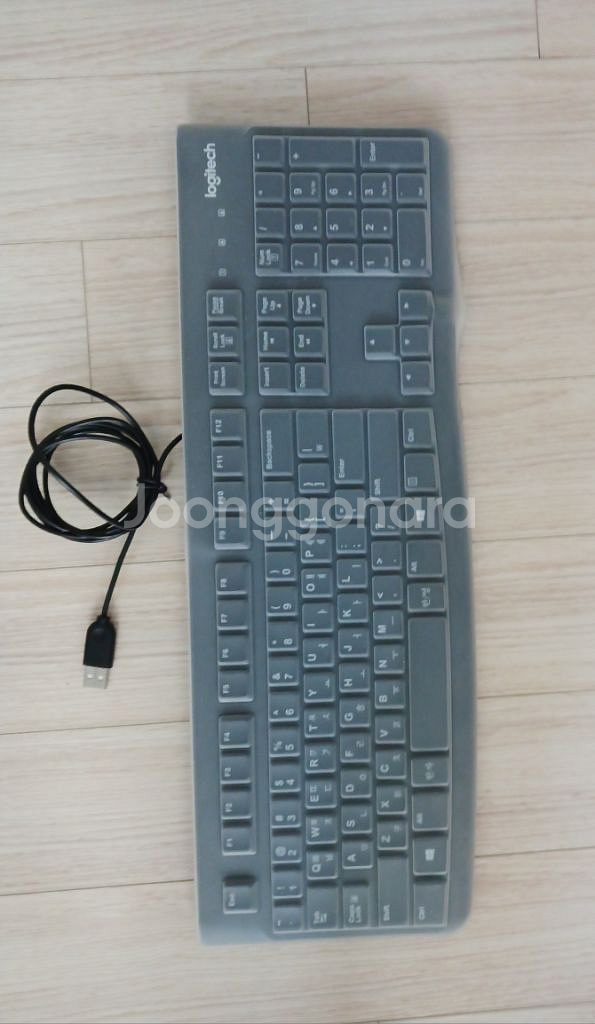 삼성 모니터LS22C570+로지텍키보드+스피커--1