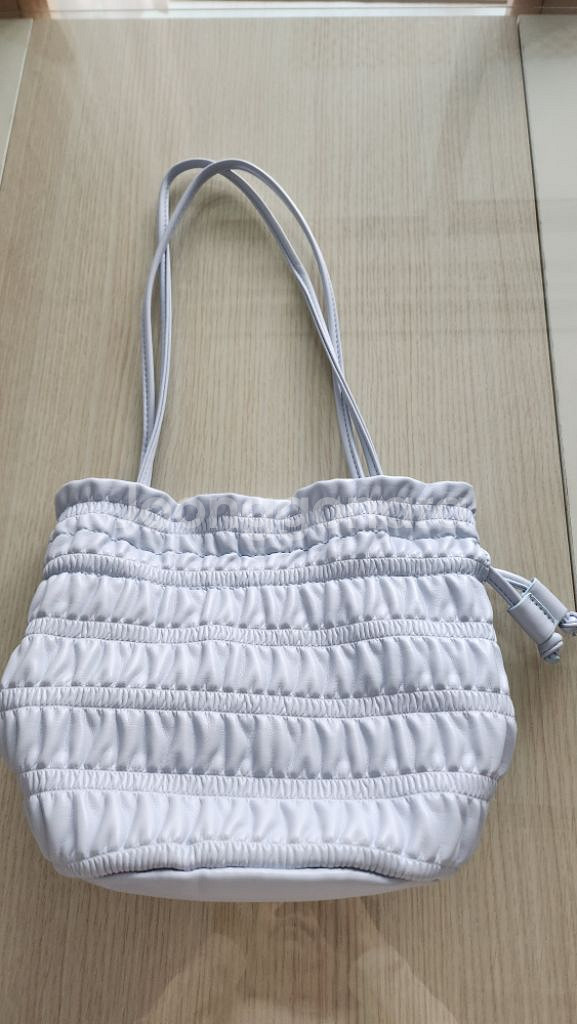 리린에서 구입한 토드 숄더백 귀엽고 가벼운 가방--1