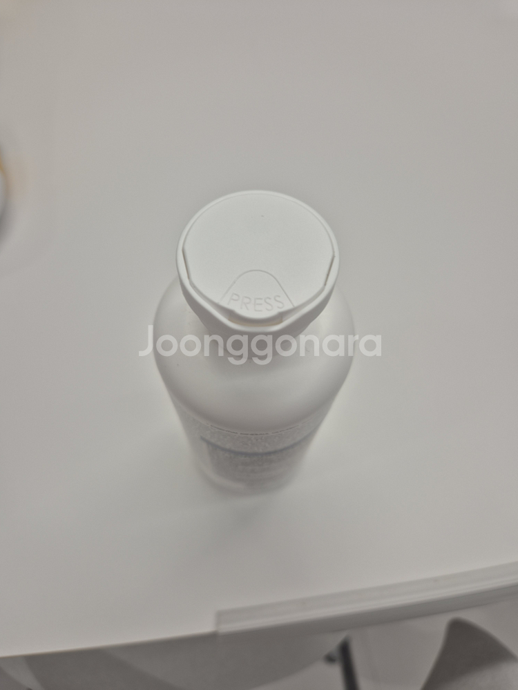컨 케어 더마 센시티브 샴푸 300ml 팝니다.(미개봉--3
