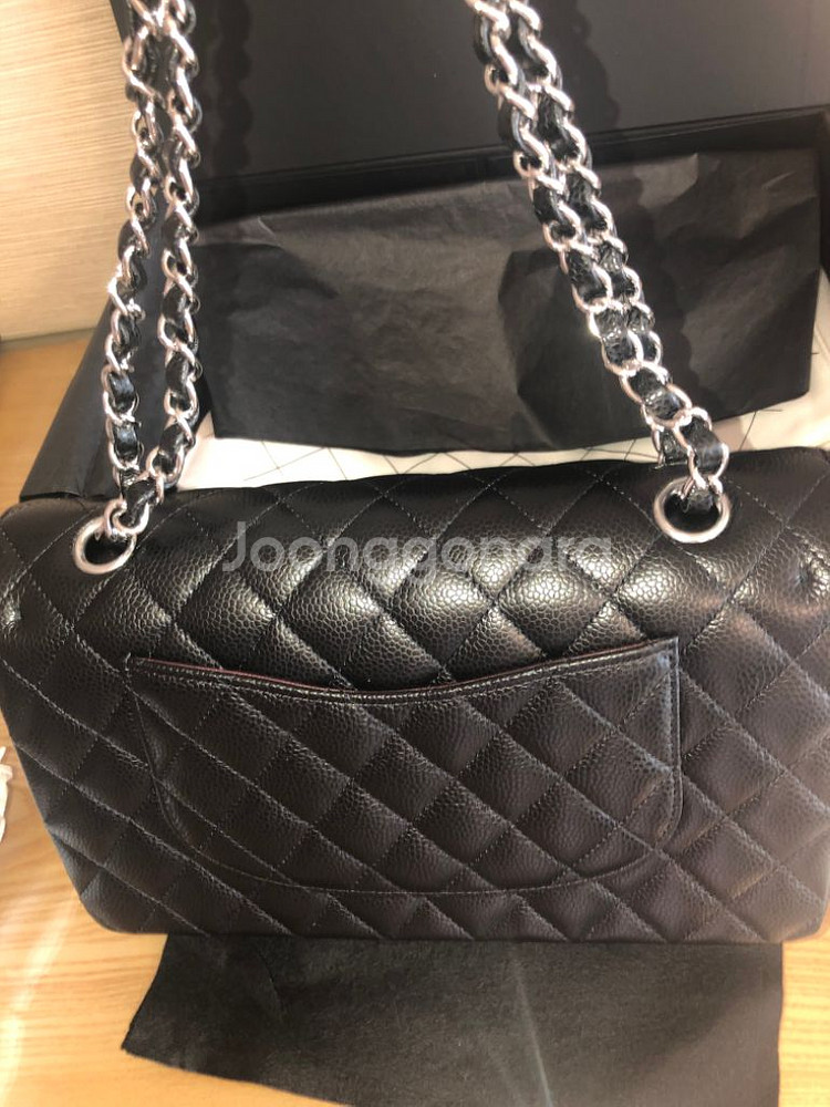 (새제품)샤넬 클래식플랩백미디움은장--1