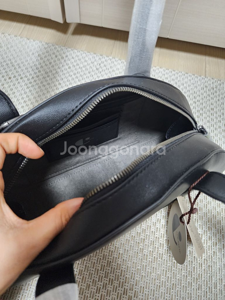 (새제품) 콘누에보 하프문 가방 숄더--1
