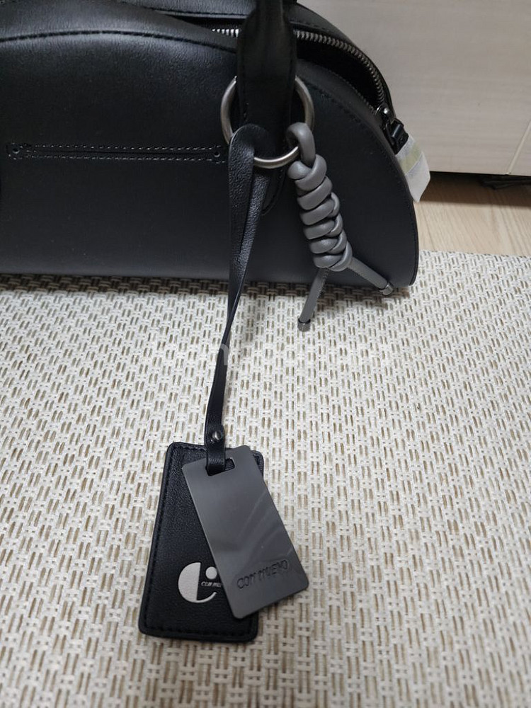 (새제품) 콘누에보 하프문 가방 숄더--3