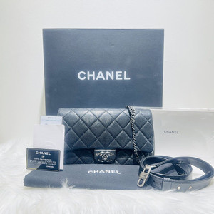 샤넬 A93134 블랙 캐비어 클래식 빈티지 실버 플랩