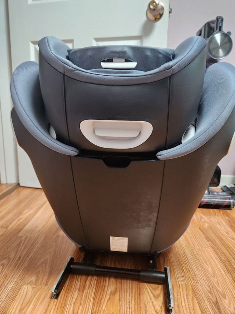 싸이벡스 솔루션엠픽스 주니어 카시트 판매합니다 이미지