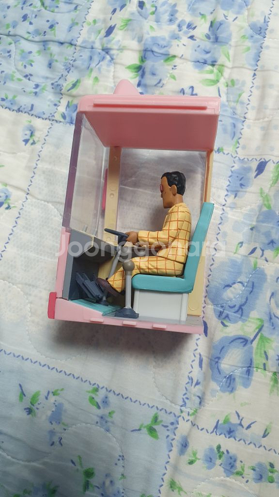 짱구 유치원 버스 원장선생님 팝니다.--0