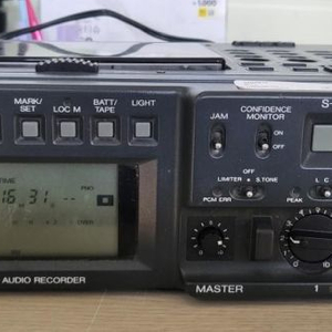 FOSTEX PD-4 디지털 오디오 레코더
