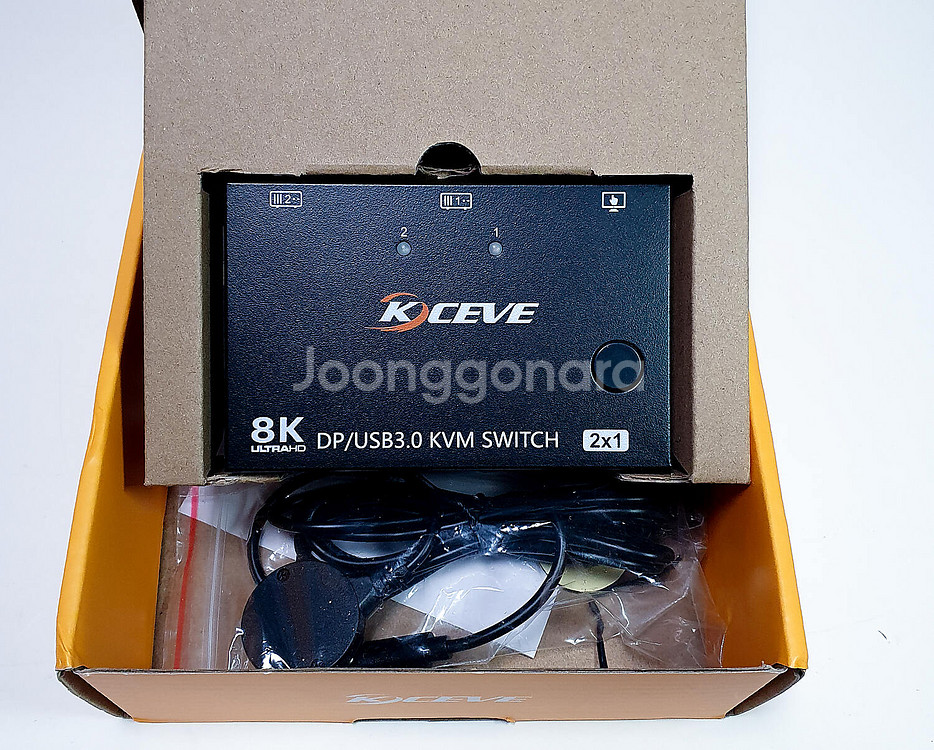 DP KVM 2:1 USB3.0--0