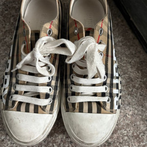 버버리 스니커즈 (정품)