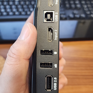 넥스트 KVM 스위치