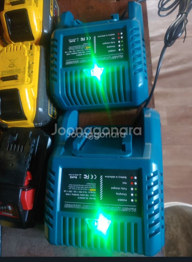 보쉬충전기 프리볼트18V~36V충전기 미사용신품--1