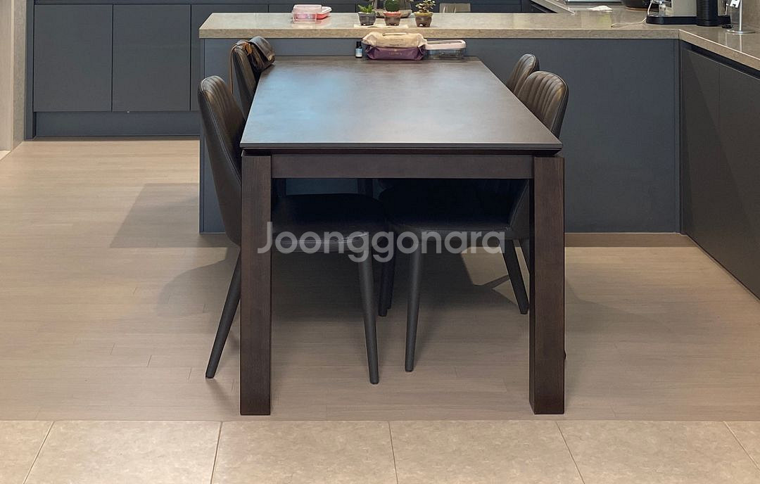 리바트 세라믹 식탁6인용--1