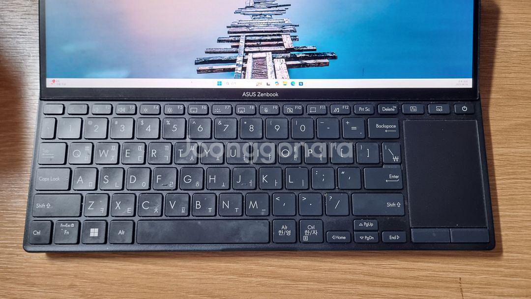 ASUS 젠북 프로 듀오 노트북 (상태 좋음)--1